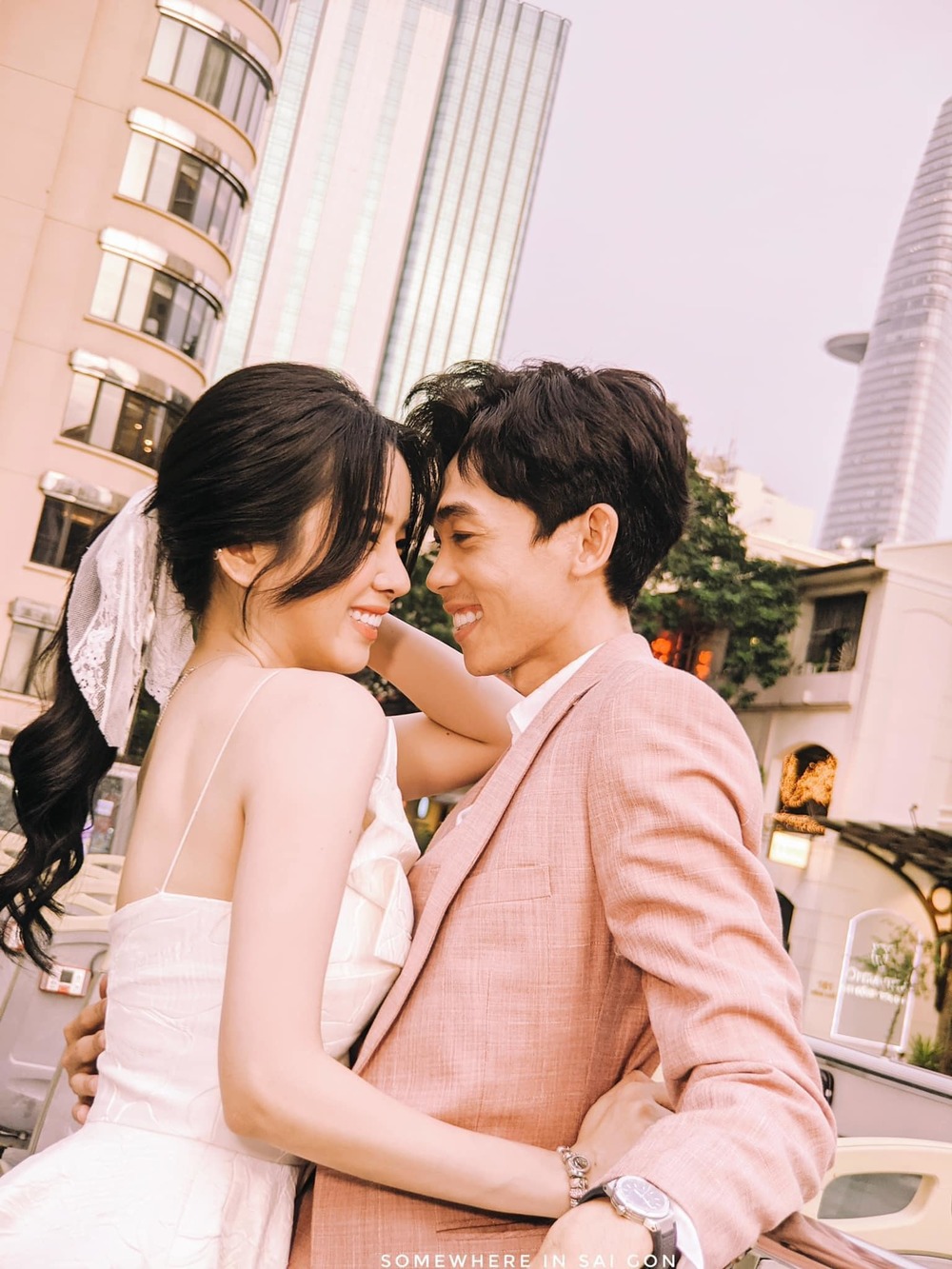 Tình bể bình của cặp đôi kẹo ngọt
